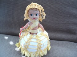 celluloid pin cushion face_01